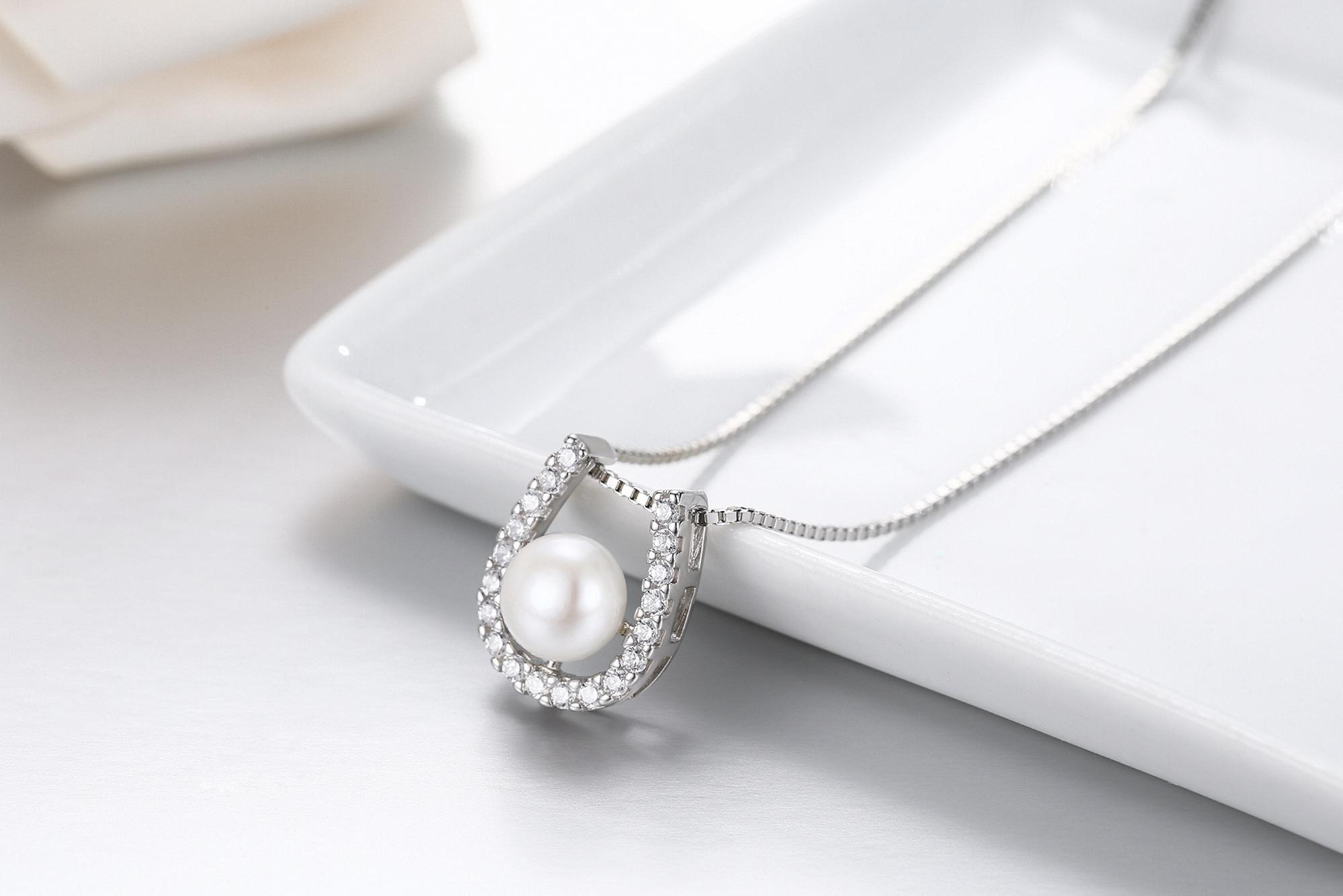 ジャクリーン ホースシュー 馬蹄 ネックレス 0.9ct